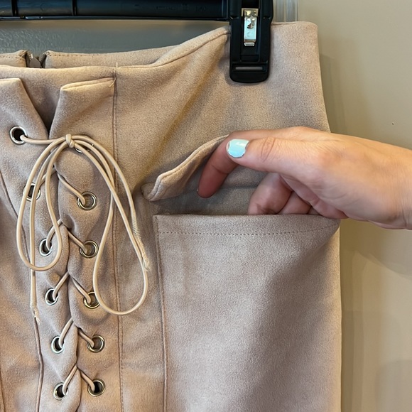 Tobi Lace Up Skirt - Picture 3 of 5